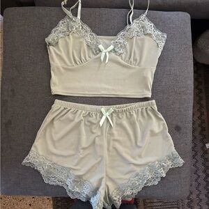 NWT Elegant Lace Trim Sleepwear Set in Green